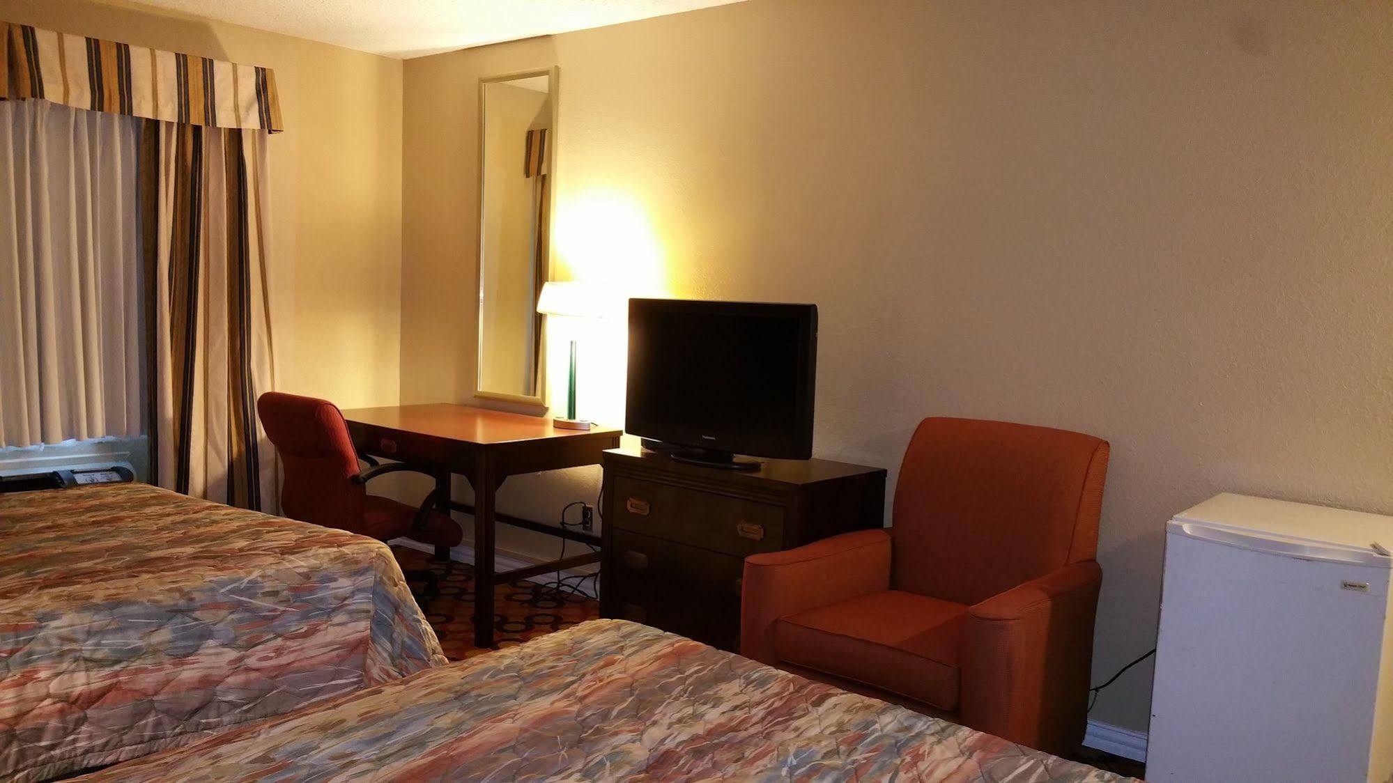Executive Inn And Suites Waxahachie Zewnętrze zdjęcie